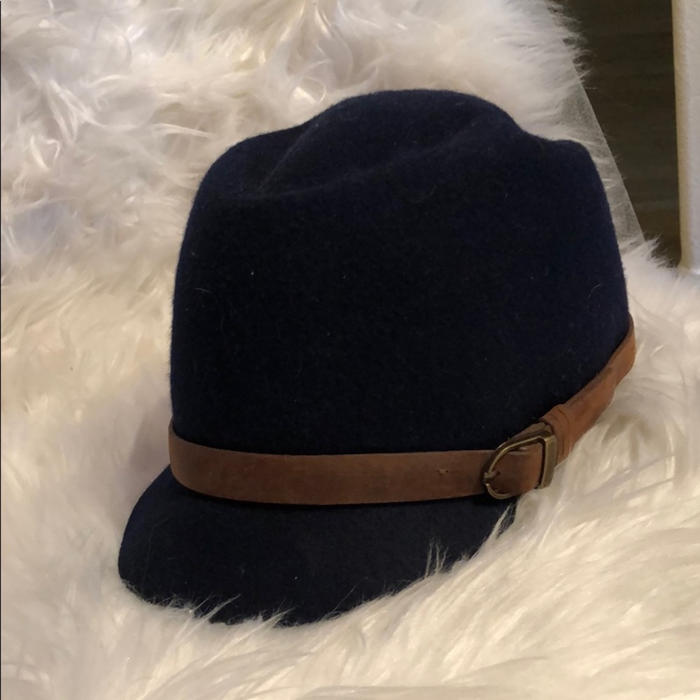 Cabbie hat